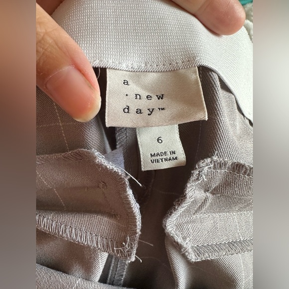 NWOT pants - Picture 6 of 7